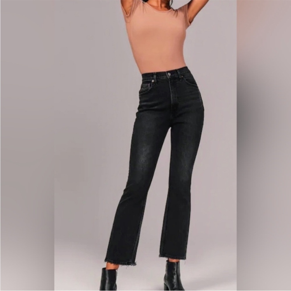 Abercrombie & Fitch The Ankle Straight Ultra High Rise Curve Love Black Jeans